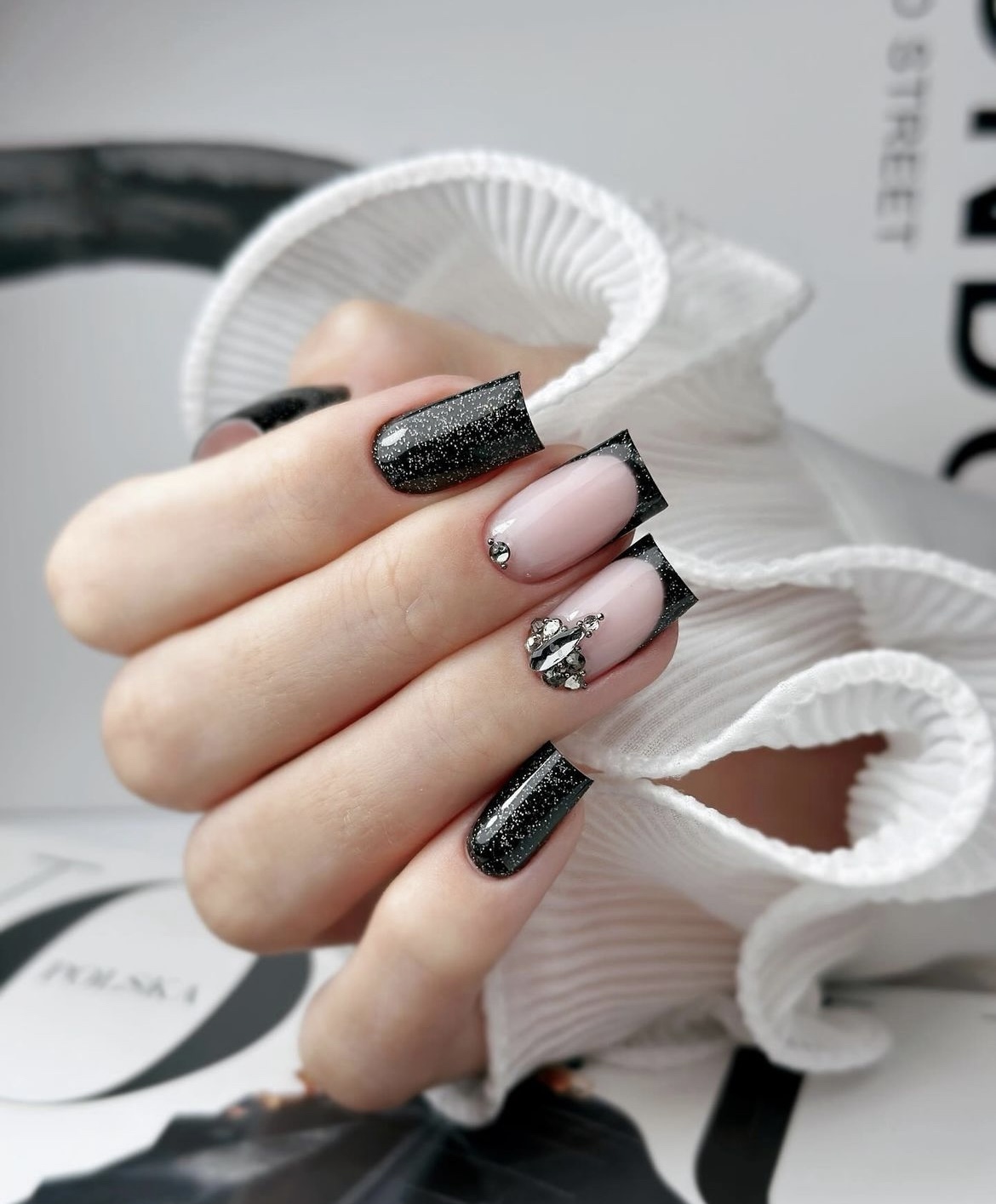 black nail designs