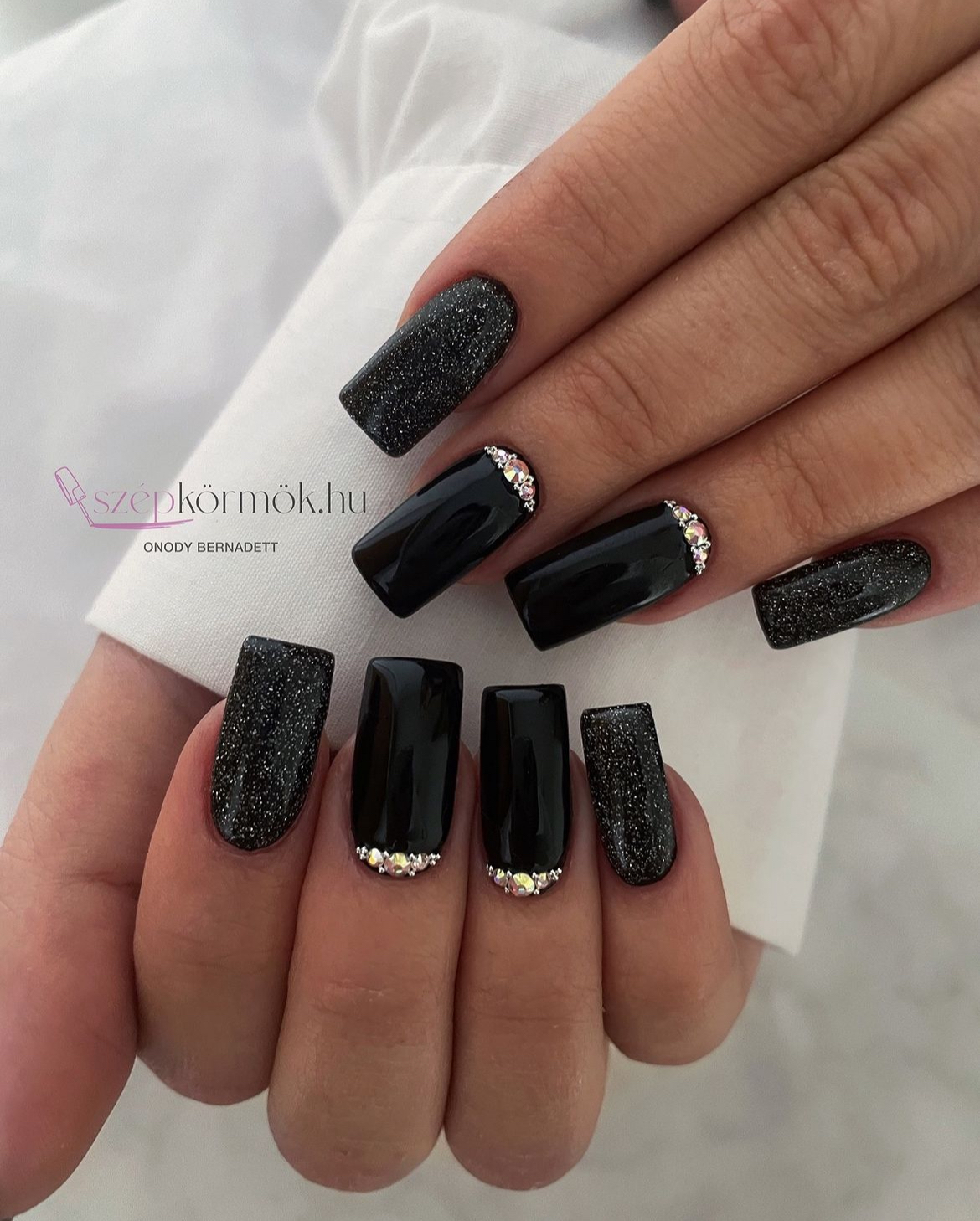 black nails ideas