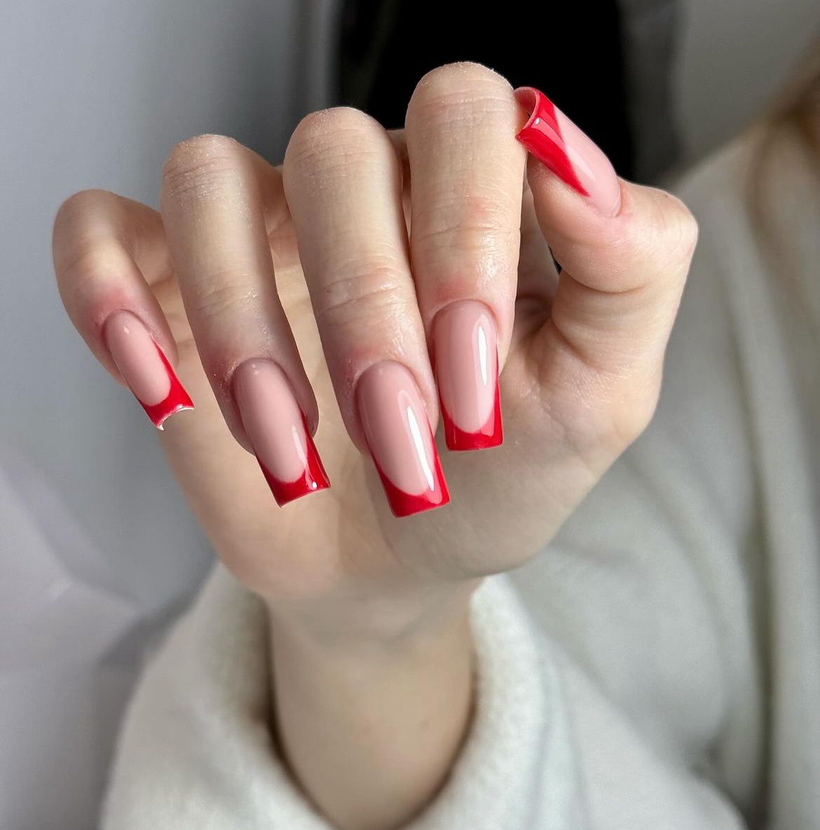 red nails trendy