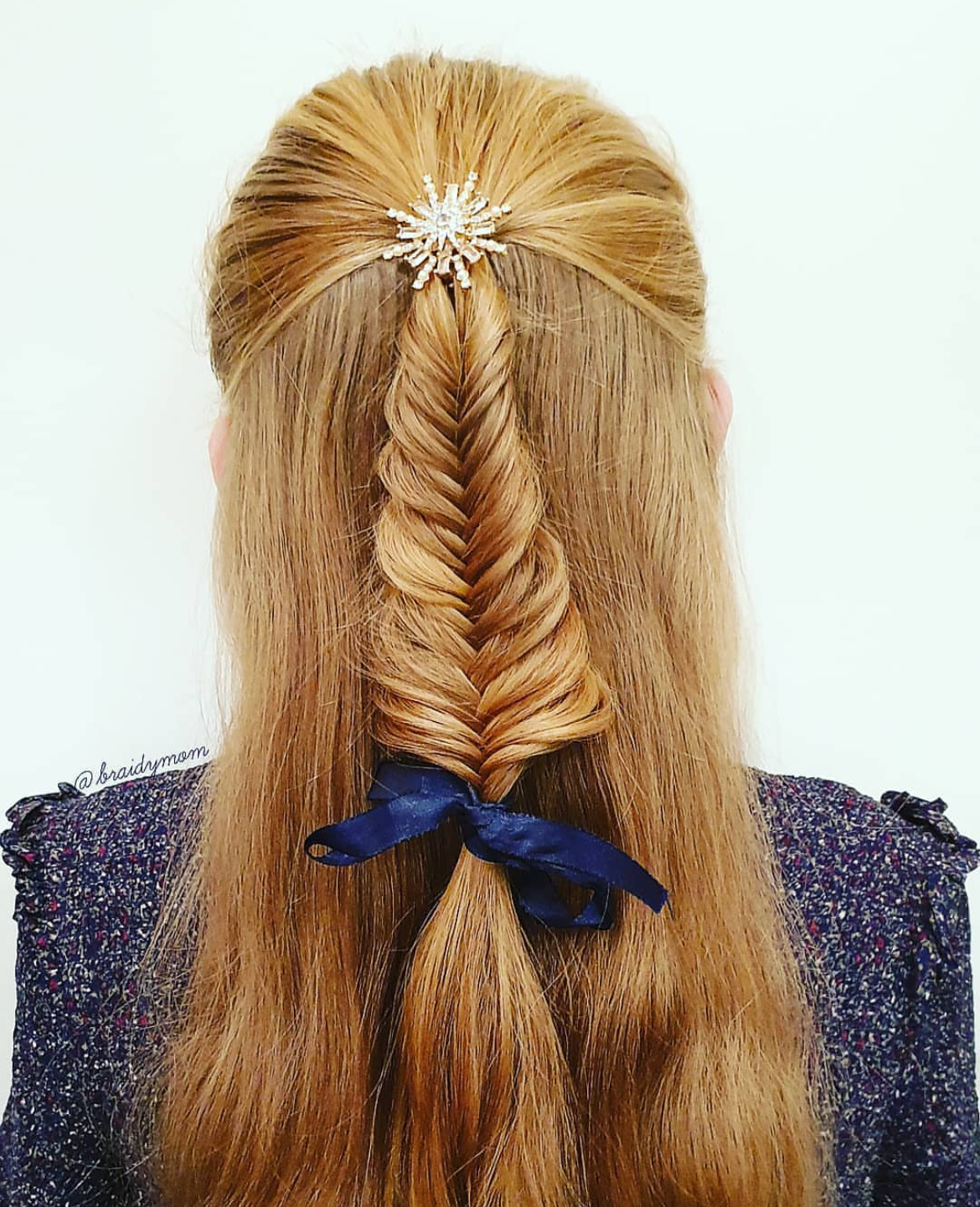 christmas hairstyles with ribbon