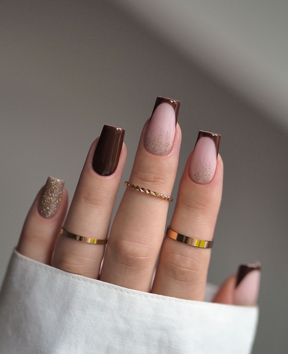 brown nails short