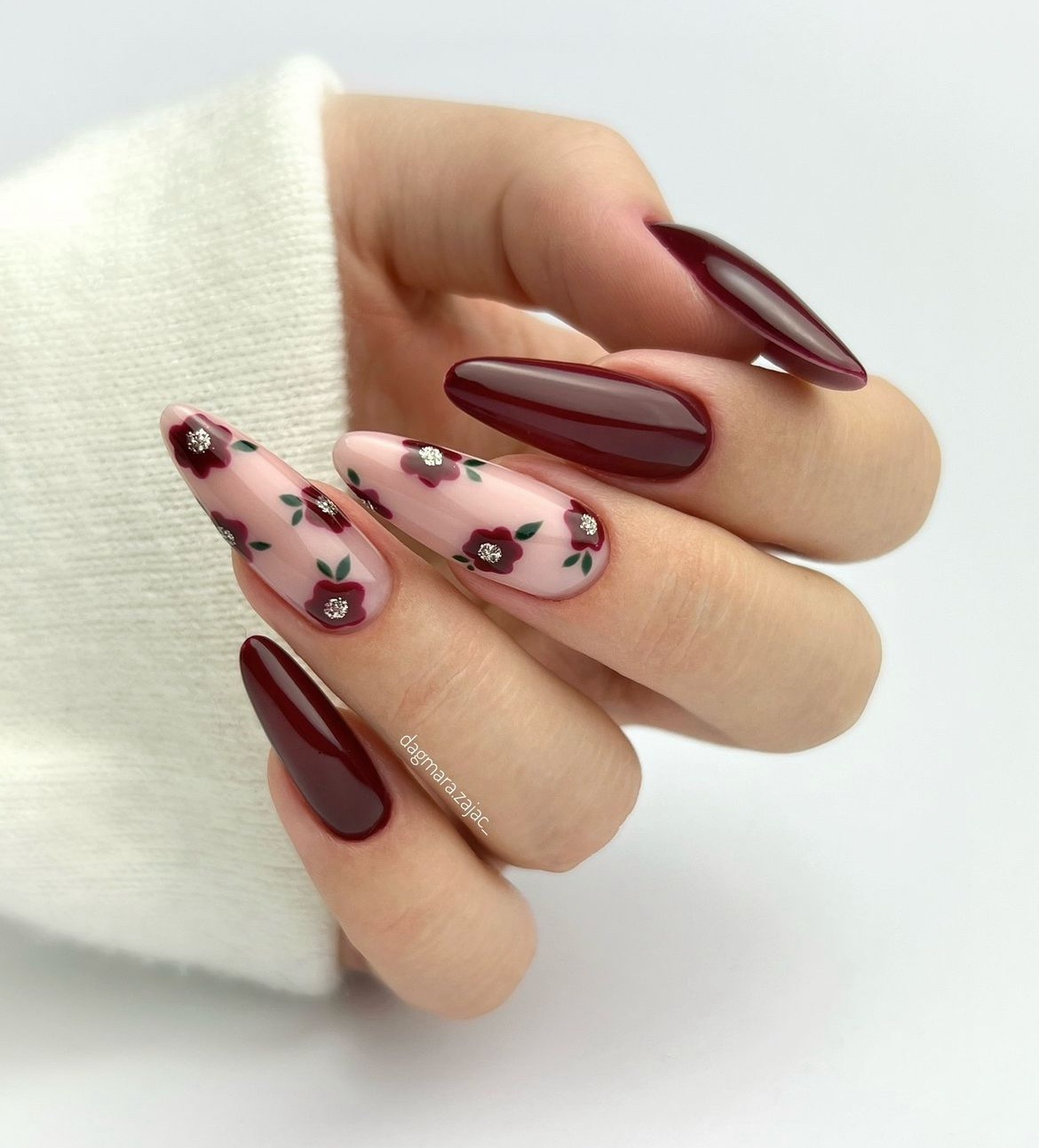 burgundy nails with gold