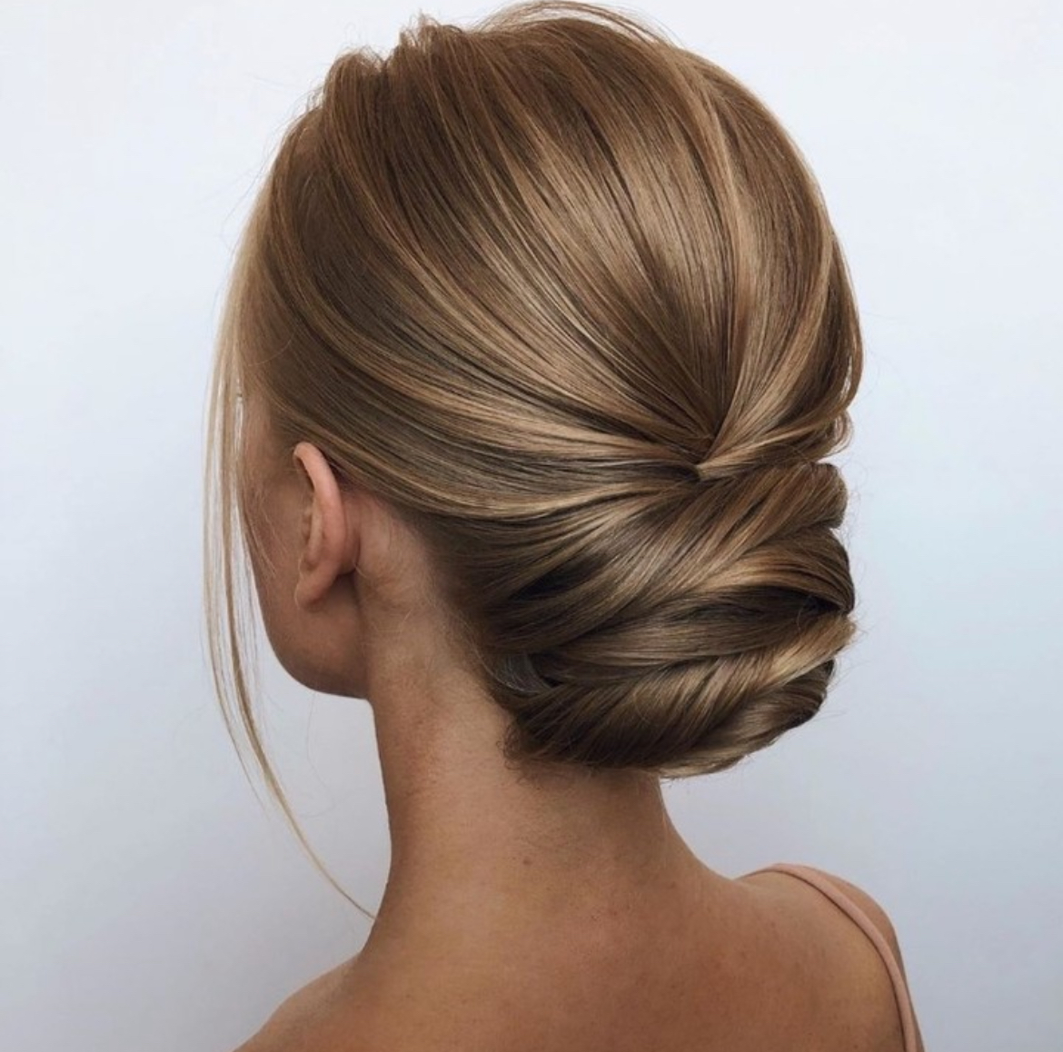 wedding guest hairstyles updo