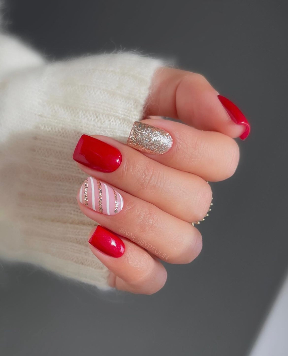 christmas nails red and gold