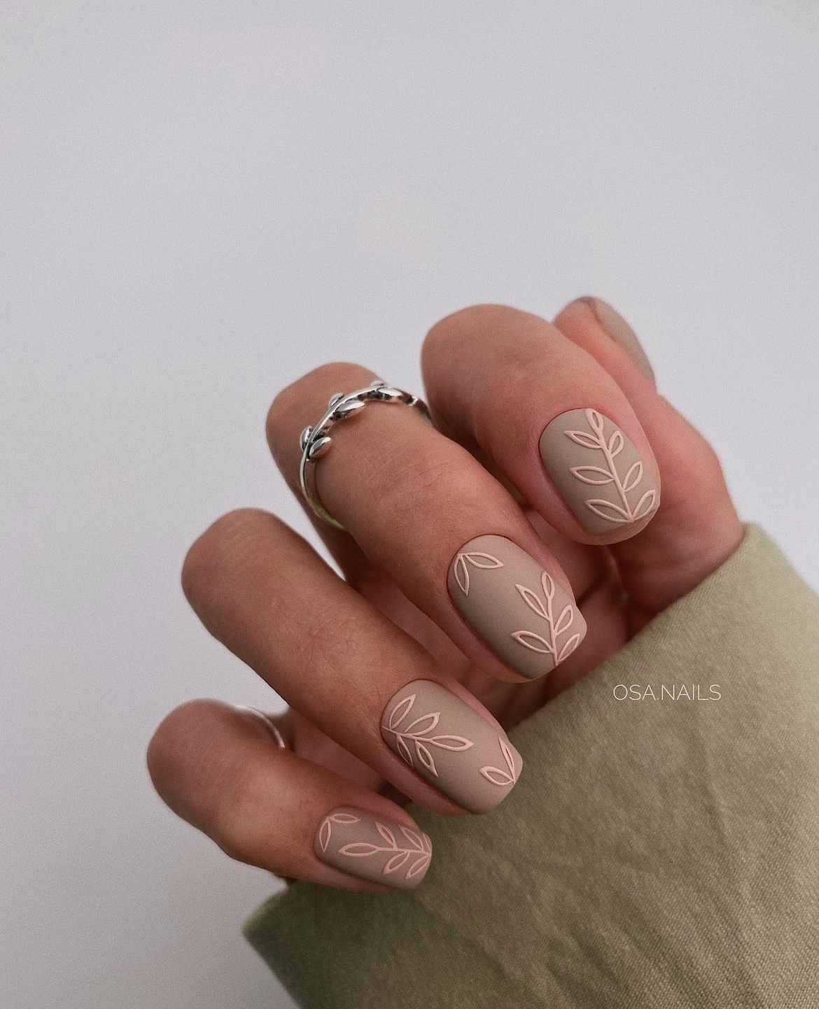 neutral nail ideas